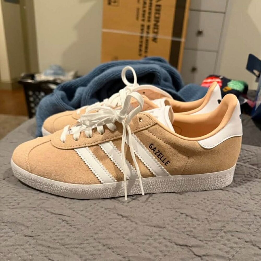 Adidas Gazelle Women's Sneakers Halo Blush Suede Sneakers Size 8.5 NWT